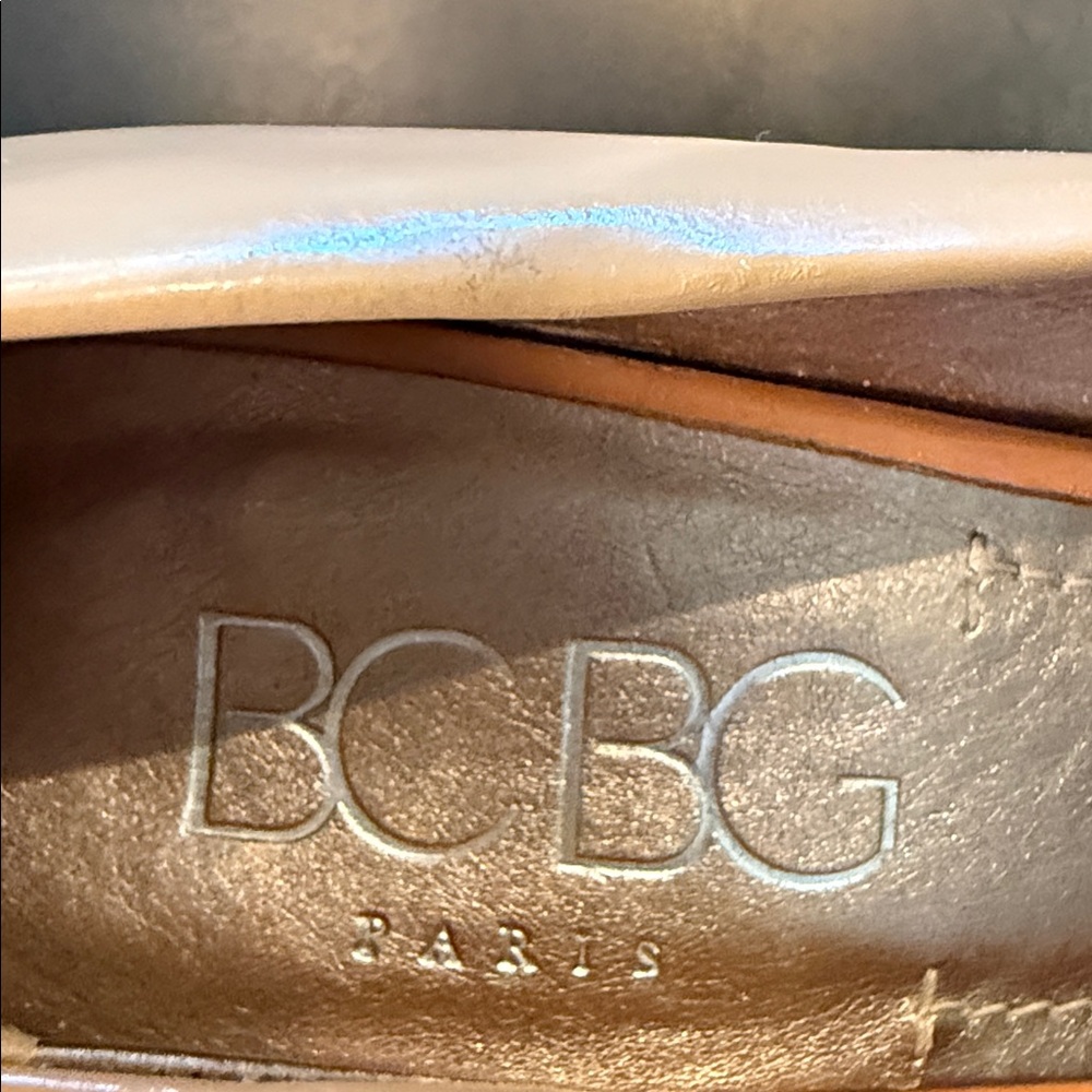 BCBG Paris Nude Patent Leather Platform Pumps
Size 6.5 - Picture 2 of 10